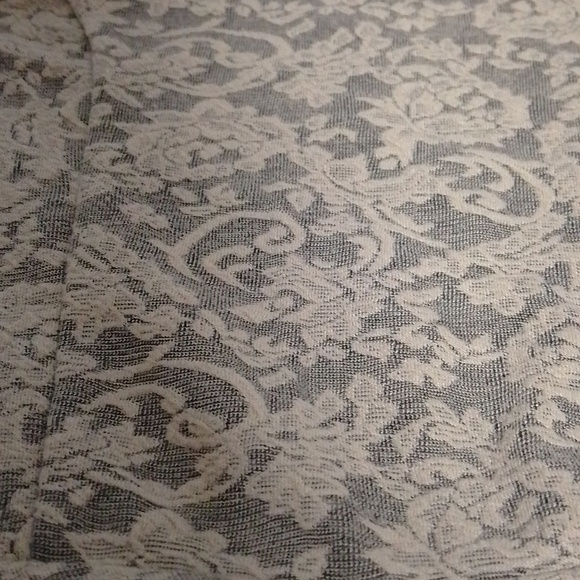 maurices women creme  lace on black peplum top. Size XL cute for spring - Picture 6 of 6